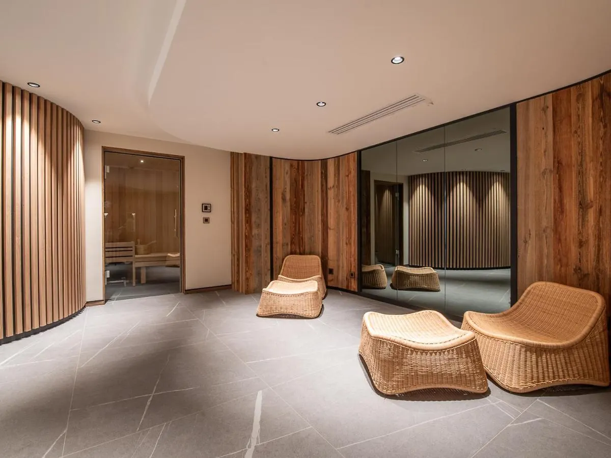 Appartement Skis Aux Pieds Avec Acces Spa, Conciergerie 5*, Balcon Oriente Ouest - Fr-1-613-54 Les Allues Apartman